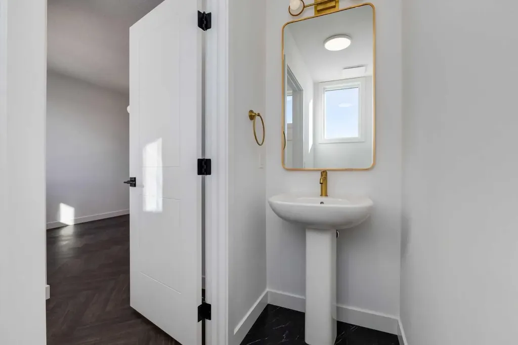 37 Sora Passage SE Calgary AB T3S 1C4