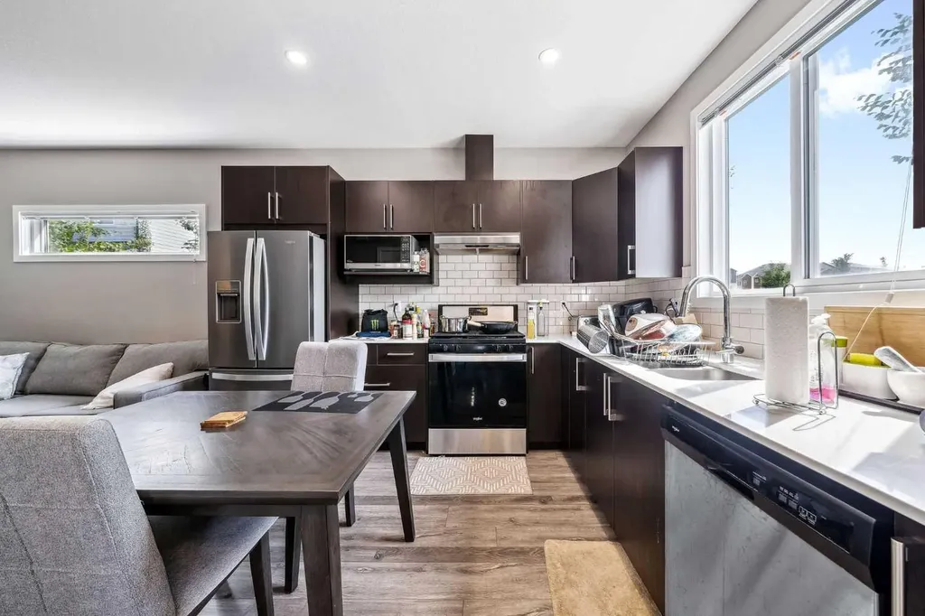 90 Redstone Way NE Calgary AB T3N 1M6