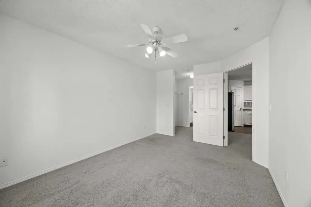 260 Shawville Way SE Calgary AB T2Y 3Z7