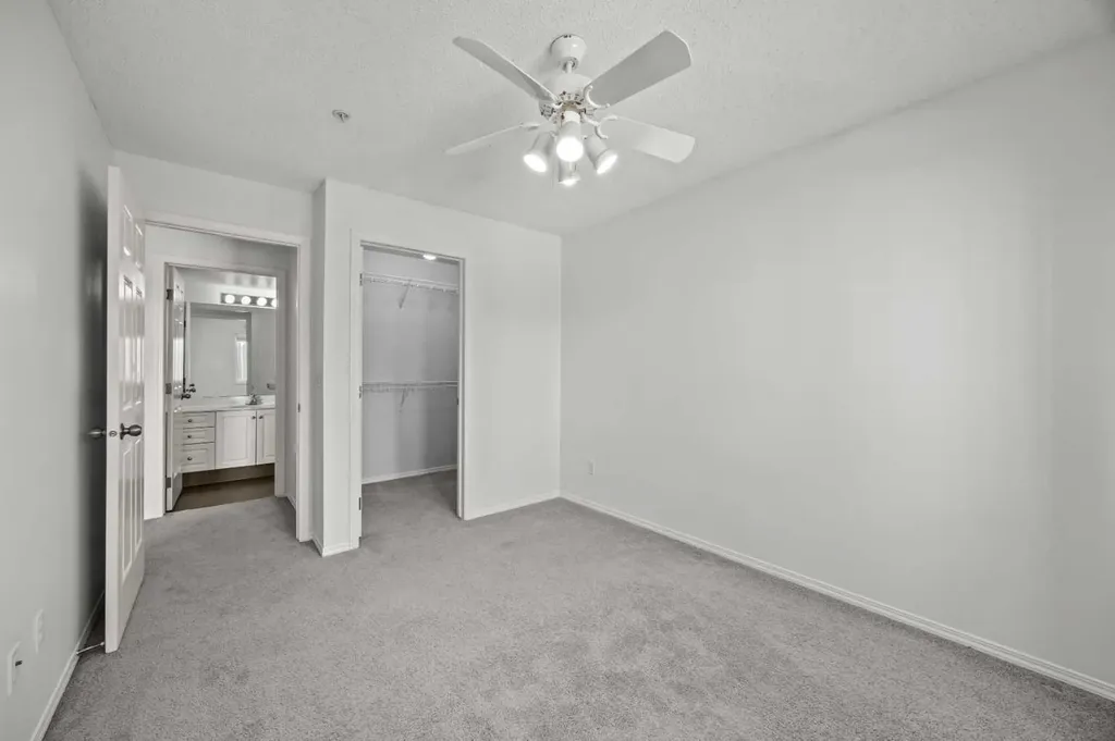 260 Shawville Way SE Calgary AB T2Y 3Z7