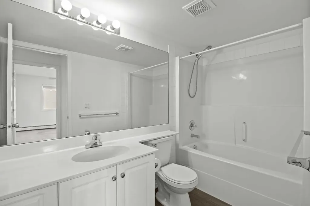 260 Shawville Way SE Calgary AB T2Y 3Z7