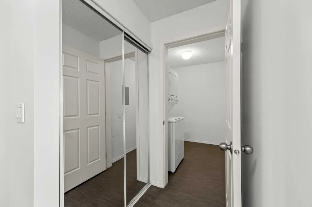 260 Shawville Way SE Calgary AB T2Y 3Z7