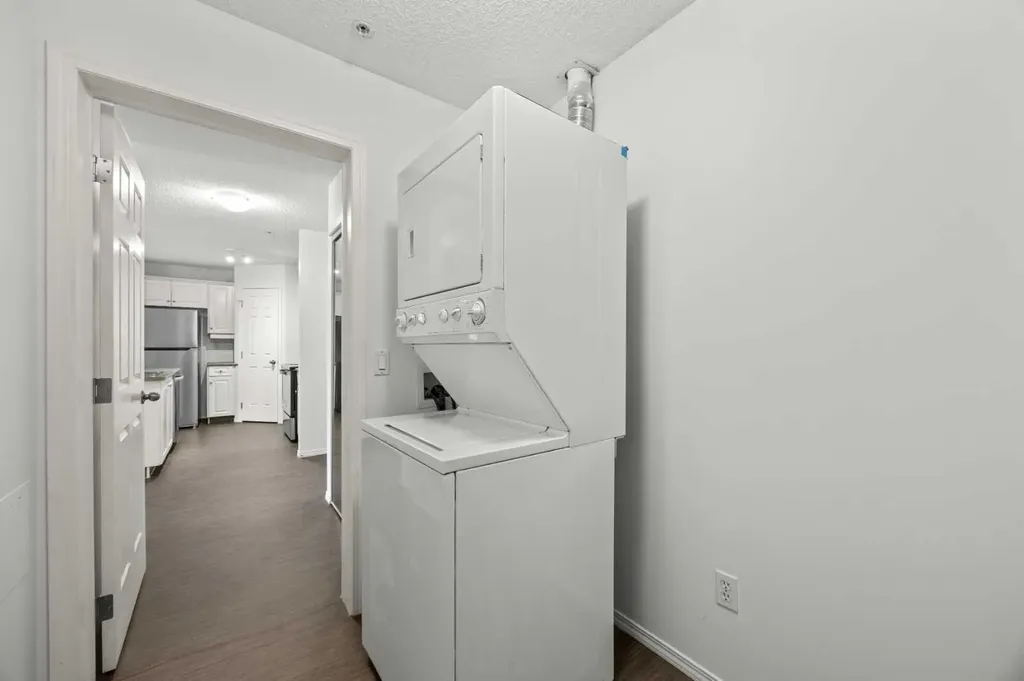 260 Shawville Way SE Calgary AB T2Y 3Z7