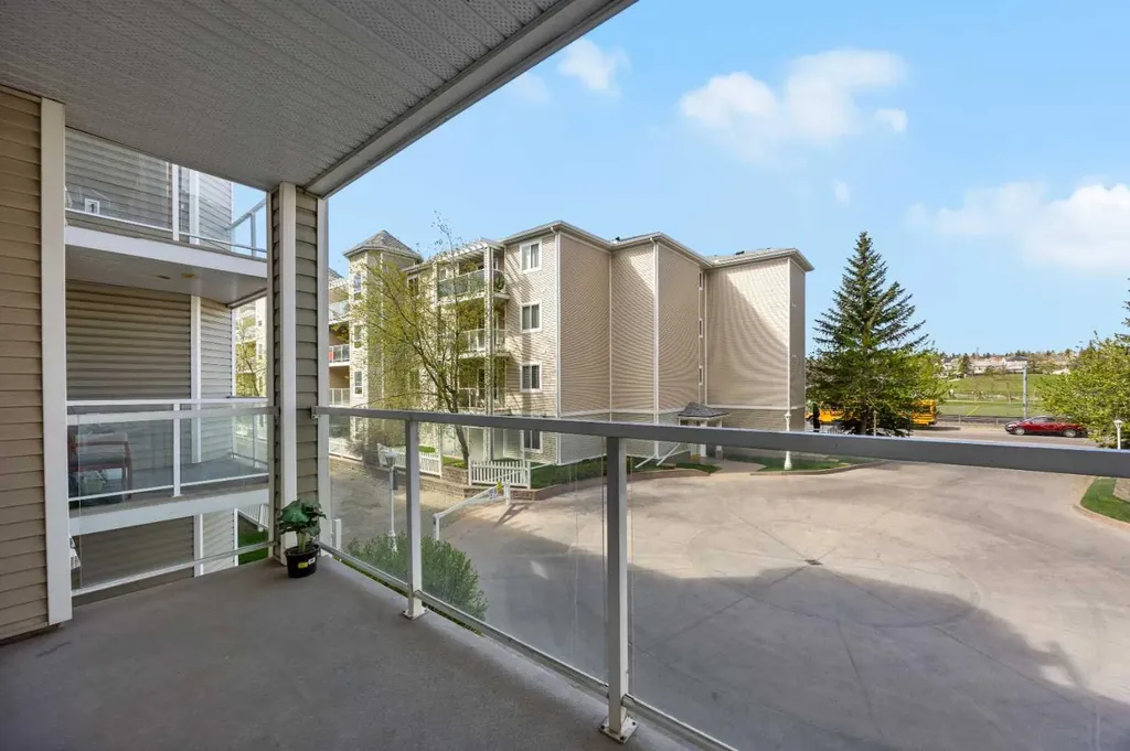 260 Shawville Way SE Calgary AB T2Y 3Z7