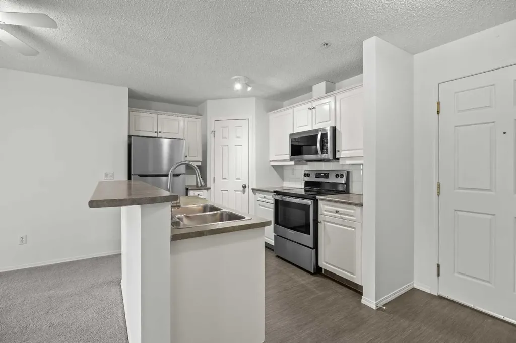 260 Shawville Way SE Calgary AB T2Y 3Z7