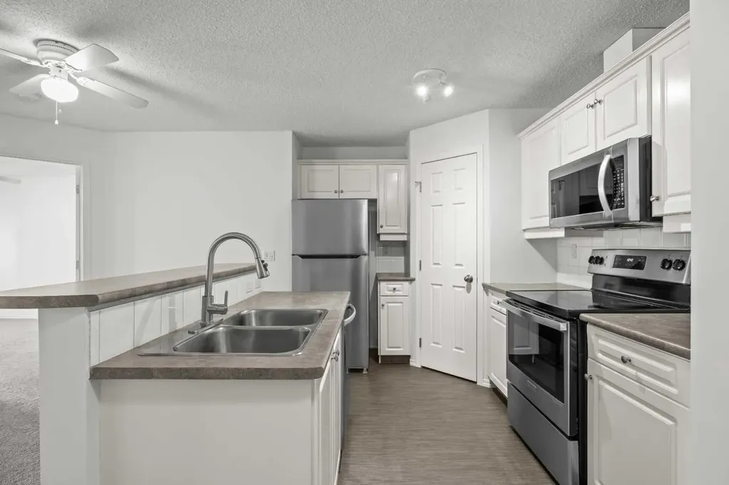260 Shawville Way SE Calgary AB T2Y 3Z7