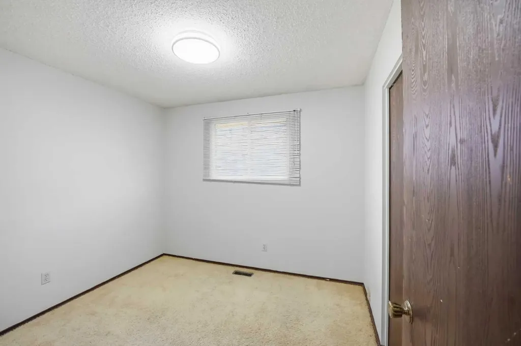 62 Templeson Crescent NE Calgary AB T1Y5L8