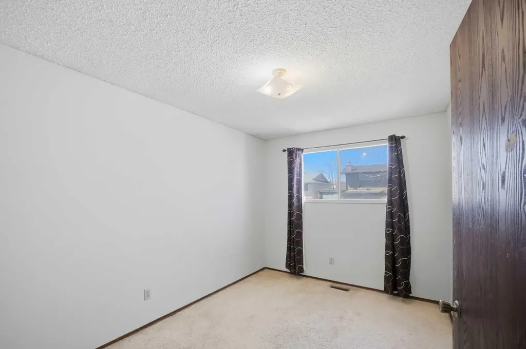 62 Templeson Crescent NE Calgary AB T1Y5L8