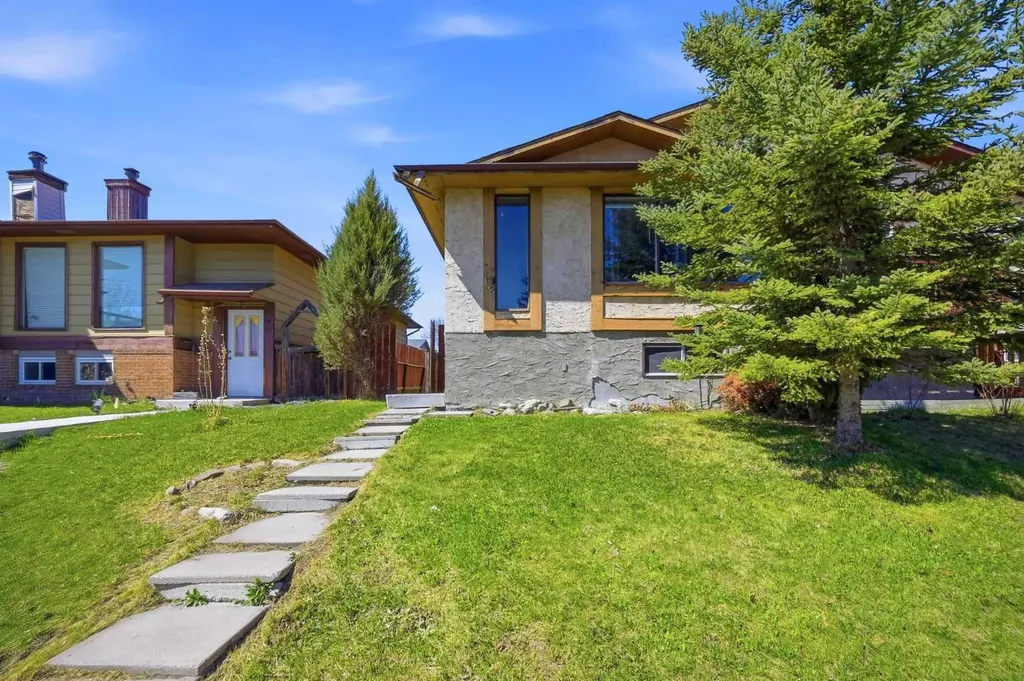 62 Templeson Crescent NE Calgary AB T1Y5L8