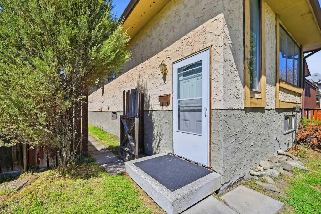 62 Templeson Crescent NE Calgary AB T1Y5L8