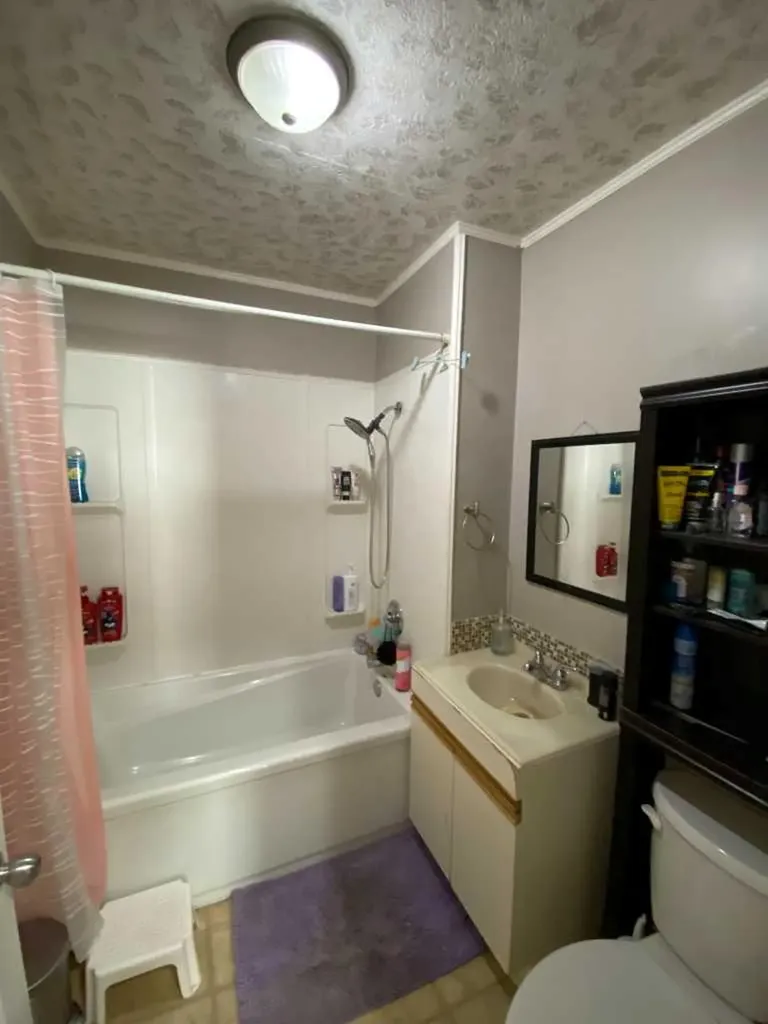 23 Pine Avenue W Brooks AB T1A0A1
