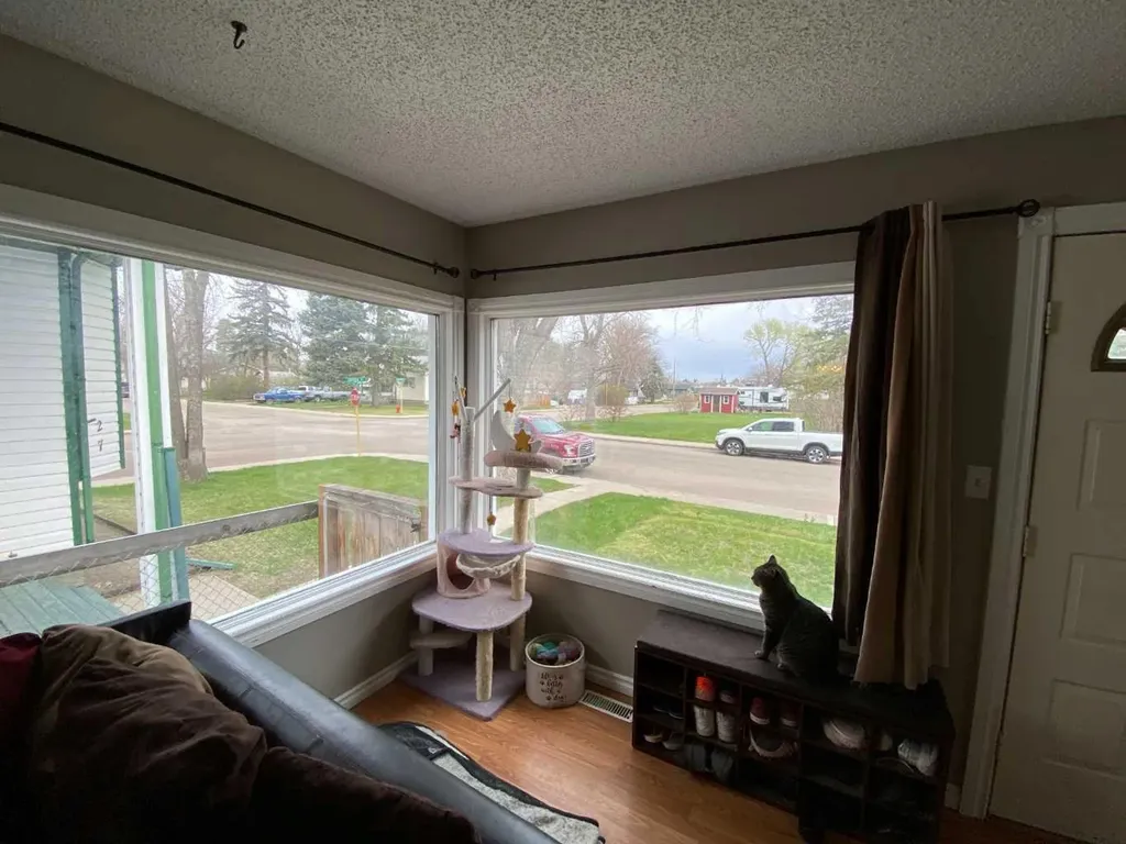 23 Pine Avenue W Brooks AB T1A0A1