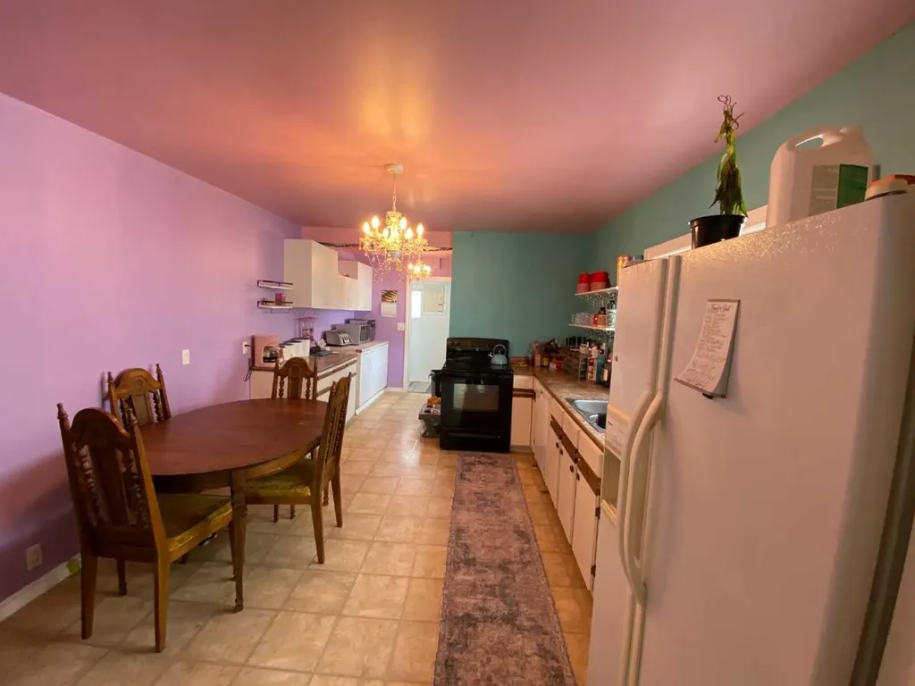 23 Pine Avenue W Brooks AB T1A0A1