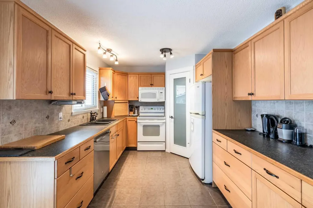 510 Terrill Road NW Medicine Hat AB T1A 7A7