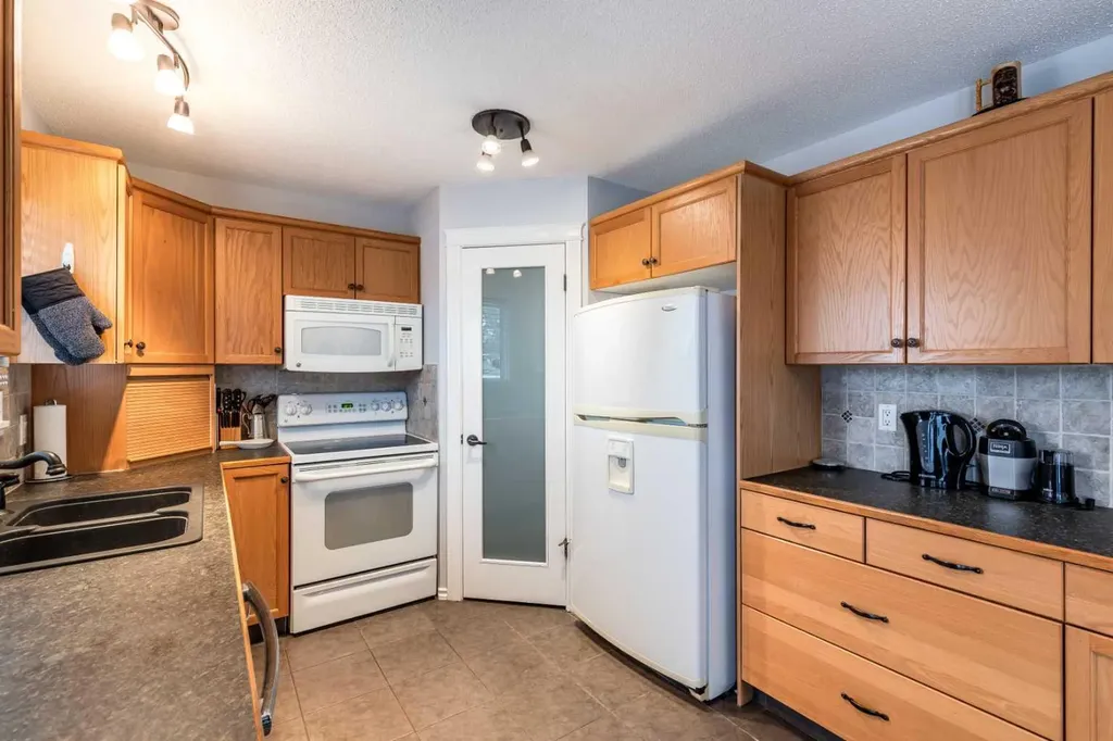 510 Terrill Road NW Medicine Hat AB T1A 7A7