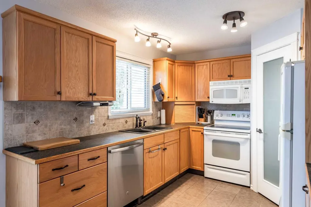 510 Terrill Road NW Medicine Hat AB T1A 7A7