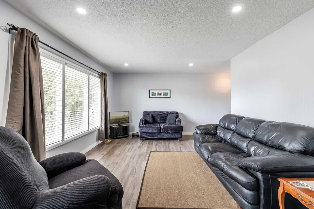 510 Terrill Road NW Medicine Hat AB T1A 7A7