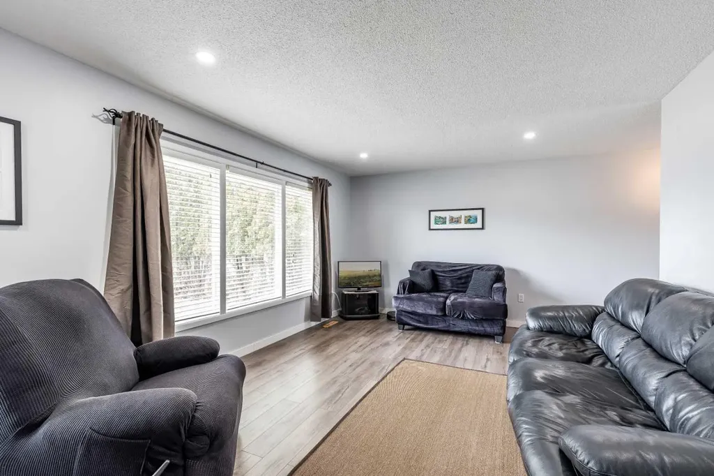 510 Terrill Road NW Medicine Hat AB T1A 7A7