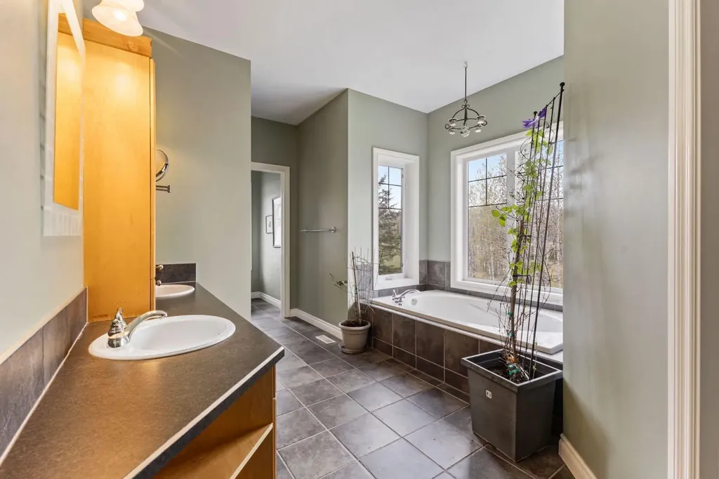 288017 160 Avenue W Rural Foothills County AB T0L 1W2