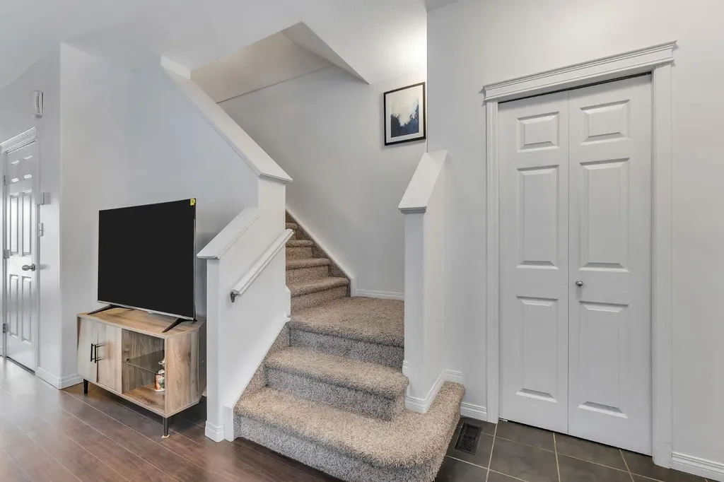 111 Tarawood Lane NE Calgary AB T3J 0H1