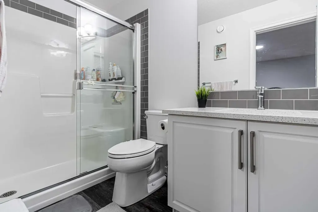 51 Corner Meadows Villas NE Calgary AB t3n1j5