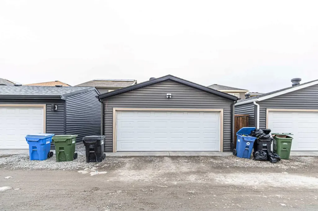 51 Corner Meadows Villas NE Calgary AB t3n1j5