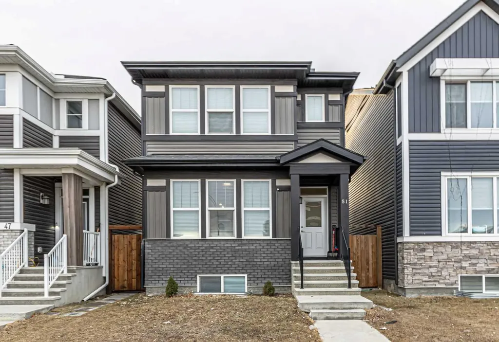 51 Corner Meadows Villas NE Calgary AB t3n1j5