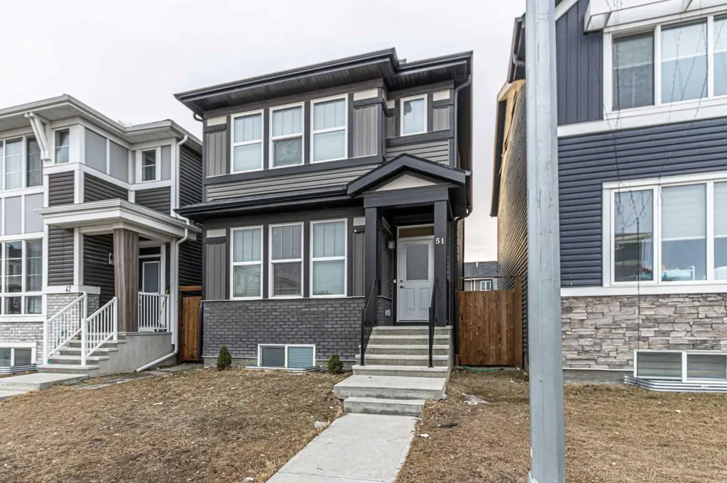 51 Corner Meadows Villas NE Calgary AB t3n1j5