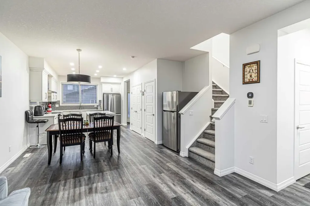 51 Corner Meadows Villas NE Calgary AB t3n1j5