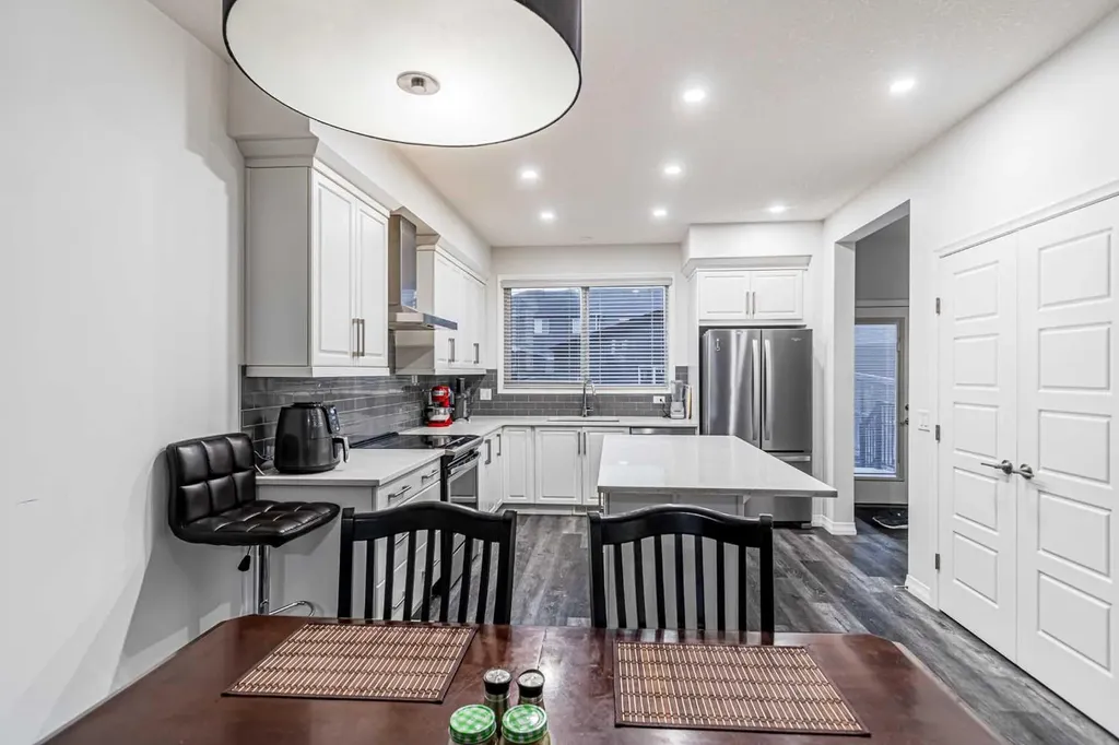 51 Corner Meadows Villas NE Calgary AB t3n1j5