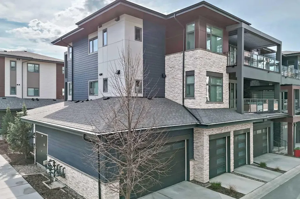 10 Mahogany Circle SE Calgary AB T3M 2V7