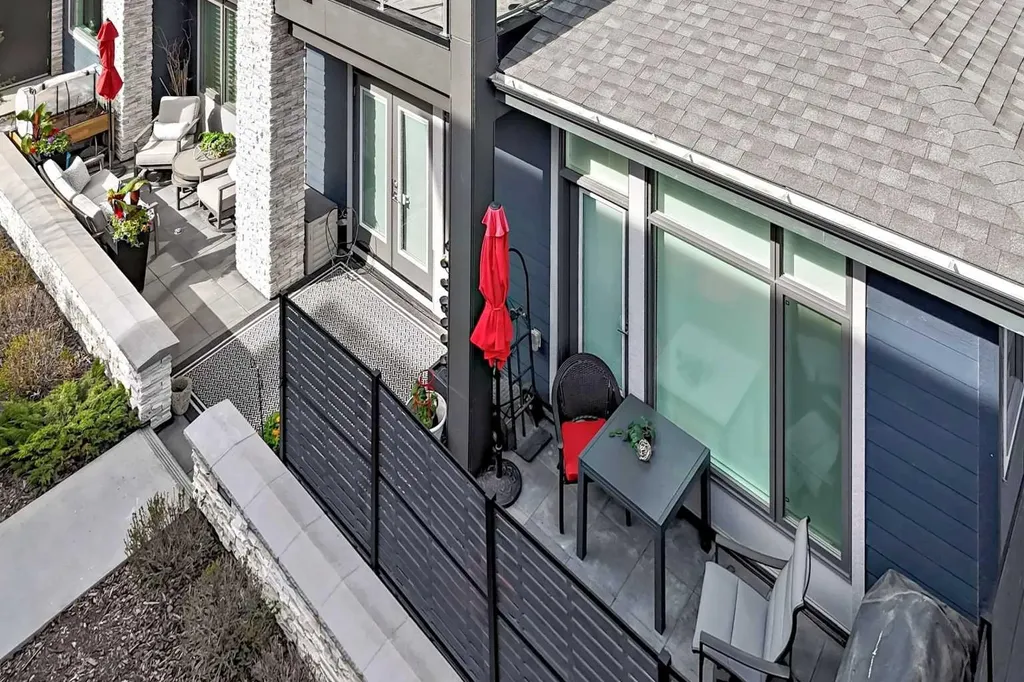 10 Mahogany Circle SE Calgary AB T3M 2V7