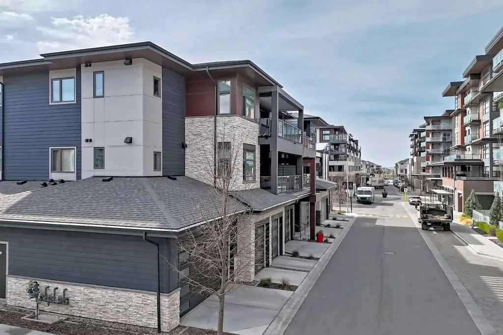 10 Mahogany Circle SE Calgary AB T3M 2V7