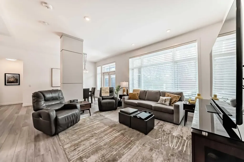 10 Mahogany Circle SE Calgary AB T3M 2V7
