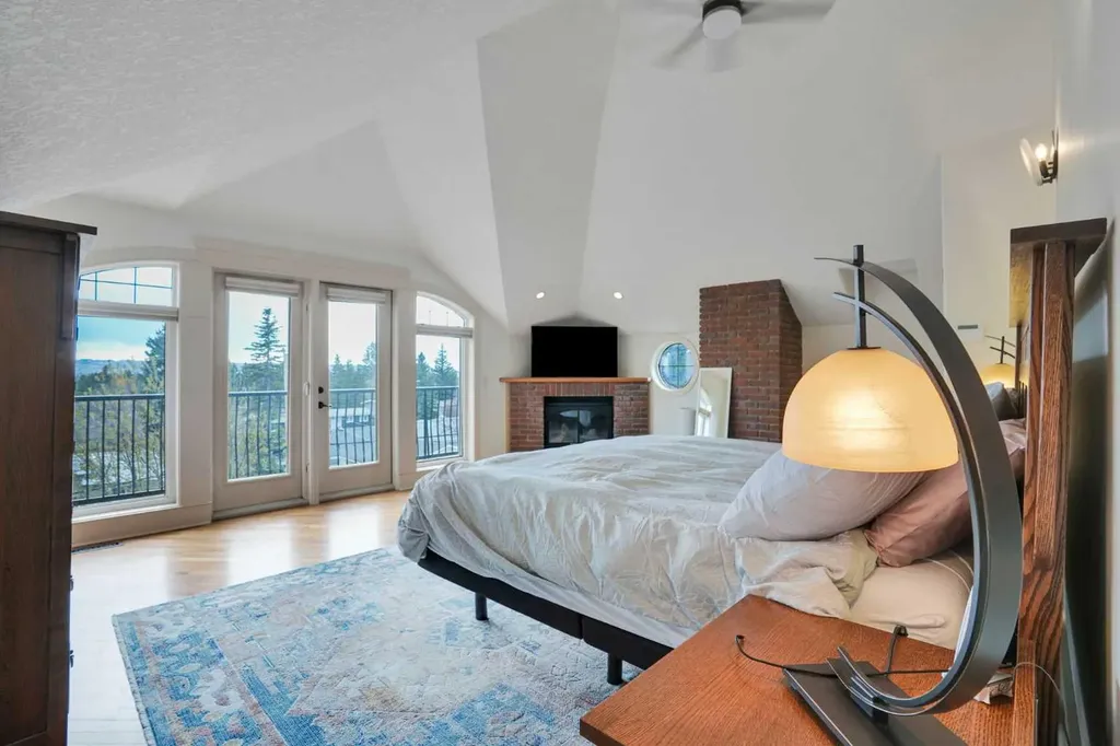 5107 Carney Road NW Calgary AB T2G1G1