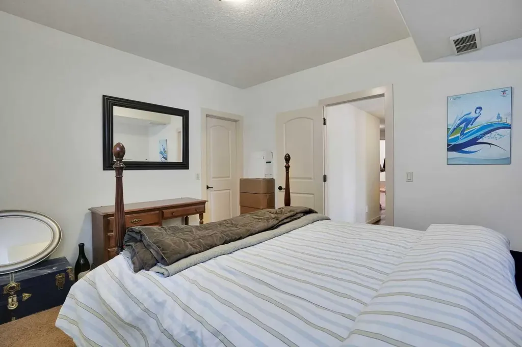 5107 Carney Road NW Calgary AB T2G1G1