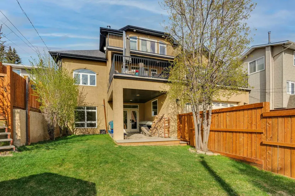 5107 Carney Road NW Calgary AB T2G1G1