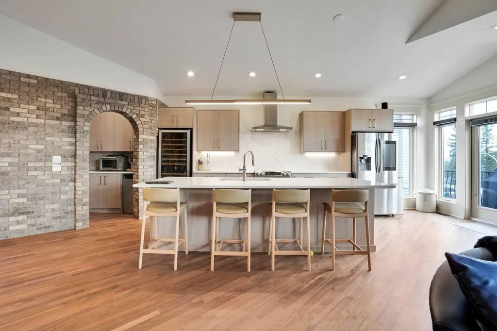 5107 Carney Road NW Calgary AB T2G1G1