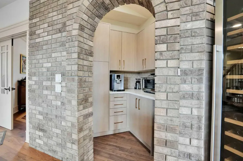 5107 Carney Road NW Calgary AB T2G1G1
