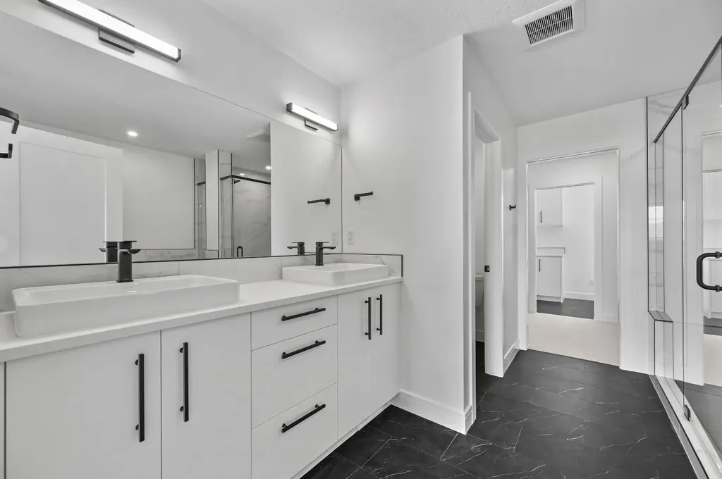 135 Walgrove Bay SE Calgary AB T2X 4Y7