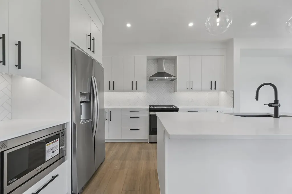 135 Walgrove Bay SE Calgary AB T2X 4Y7