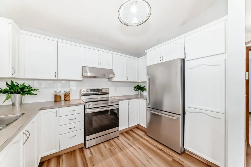118 Bridleridge Way SW Calgary AB T2Y4K8