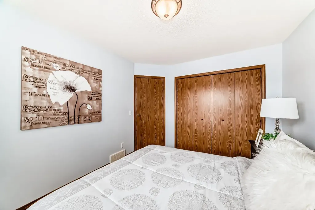 118 Bridleridge Way SW Calgary AB T2Y4K8