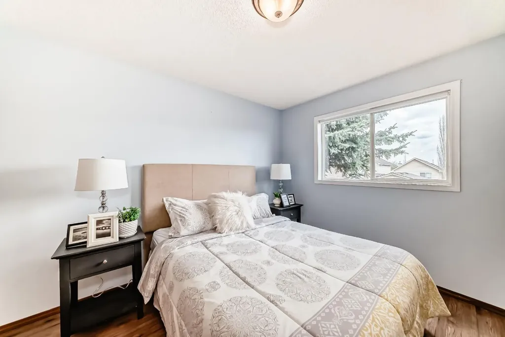 118 Bridleridge Way SW Calgary AB T2Y4K8