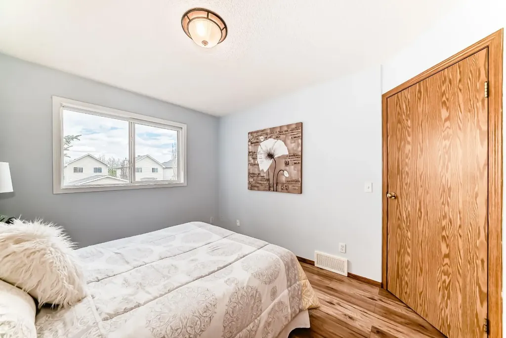 118 Bridleridge Way SW Calgary AB T2Y4K8