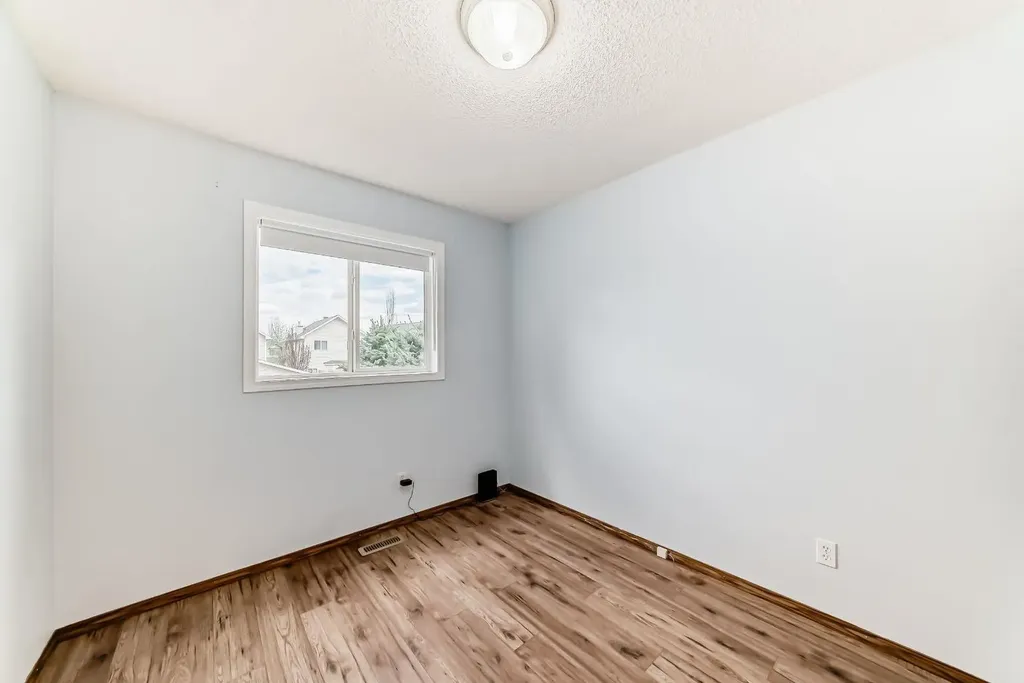 118 Bridleridge Way SW Calgary AB T2Y4K8