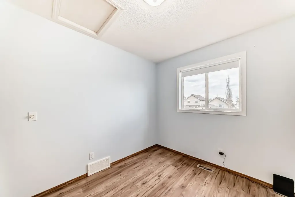 118 Bridleridge Way SW Calgary AB T2Y4K8