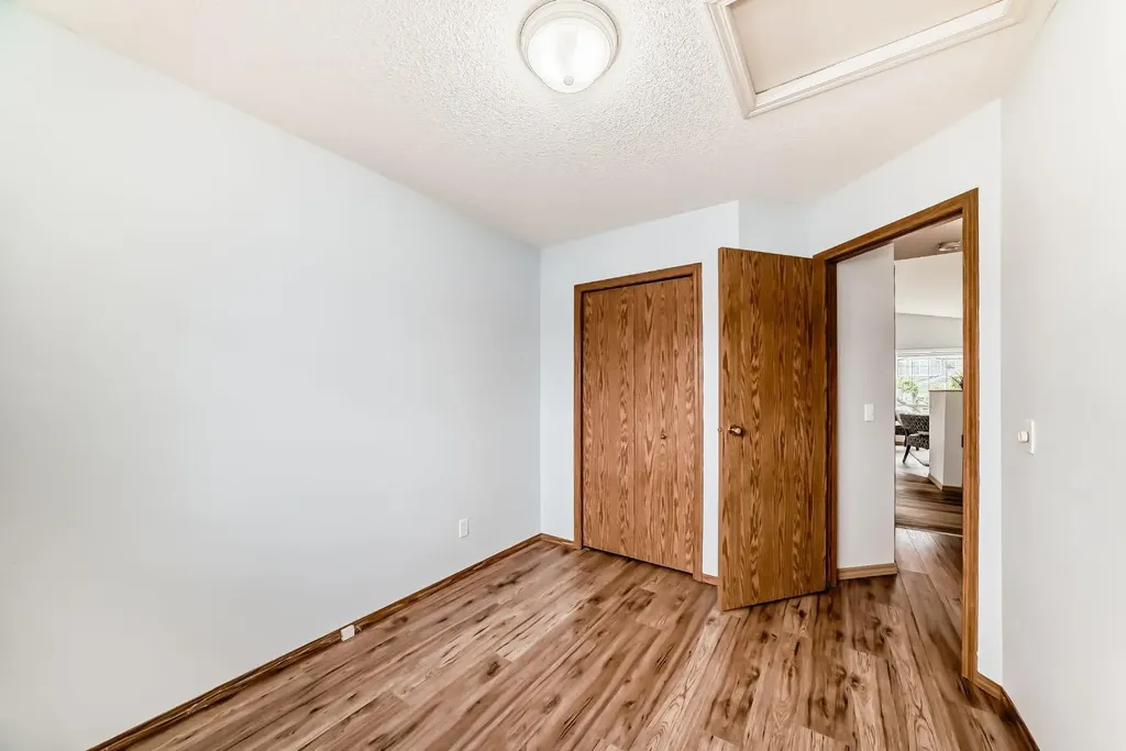 118 Bridleridge Way SW Calgary AB T2Y4K8