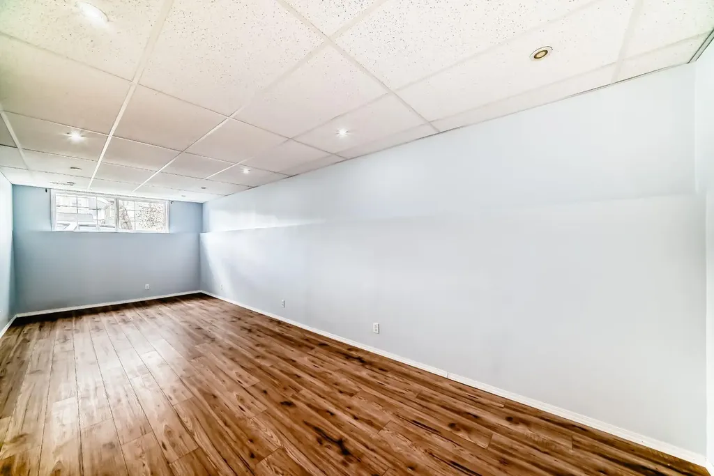 118 Bridleridge Way SW Calgary AB T2Y4K8