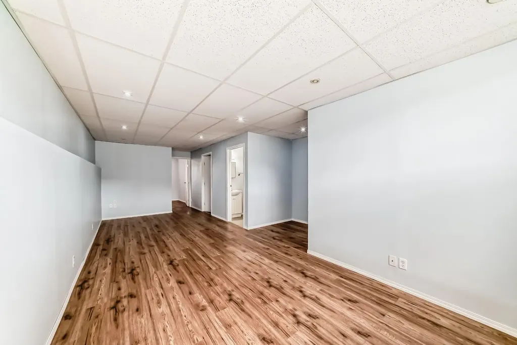 118 Bridleridge Way SW Calgary AB T2Y4K8
